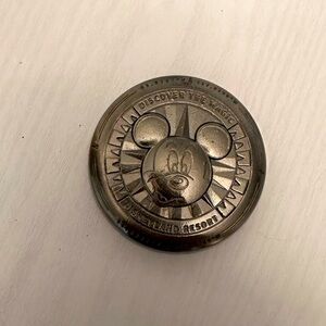 NWT DISNEY MAGNET/ Bottle opener